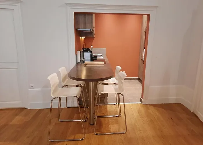 L'auguste, 72 M2 Lumineux&calme, Centre-ville Appartement *