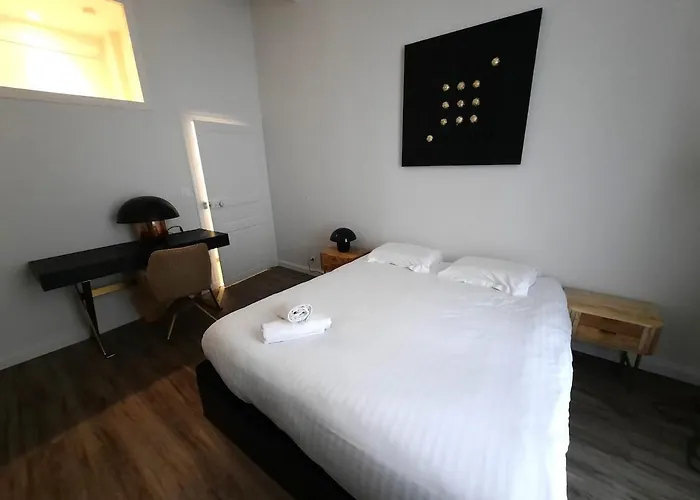 L'auguste, 72 M2 Lumineux&calme, Centre-ville Appartement *